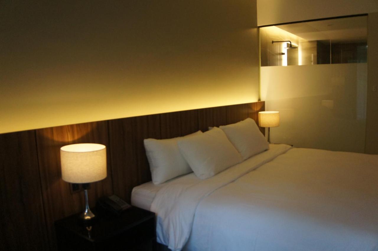 The Maximilian Hotel Cauayan Eksteriør billede