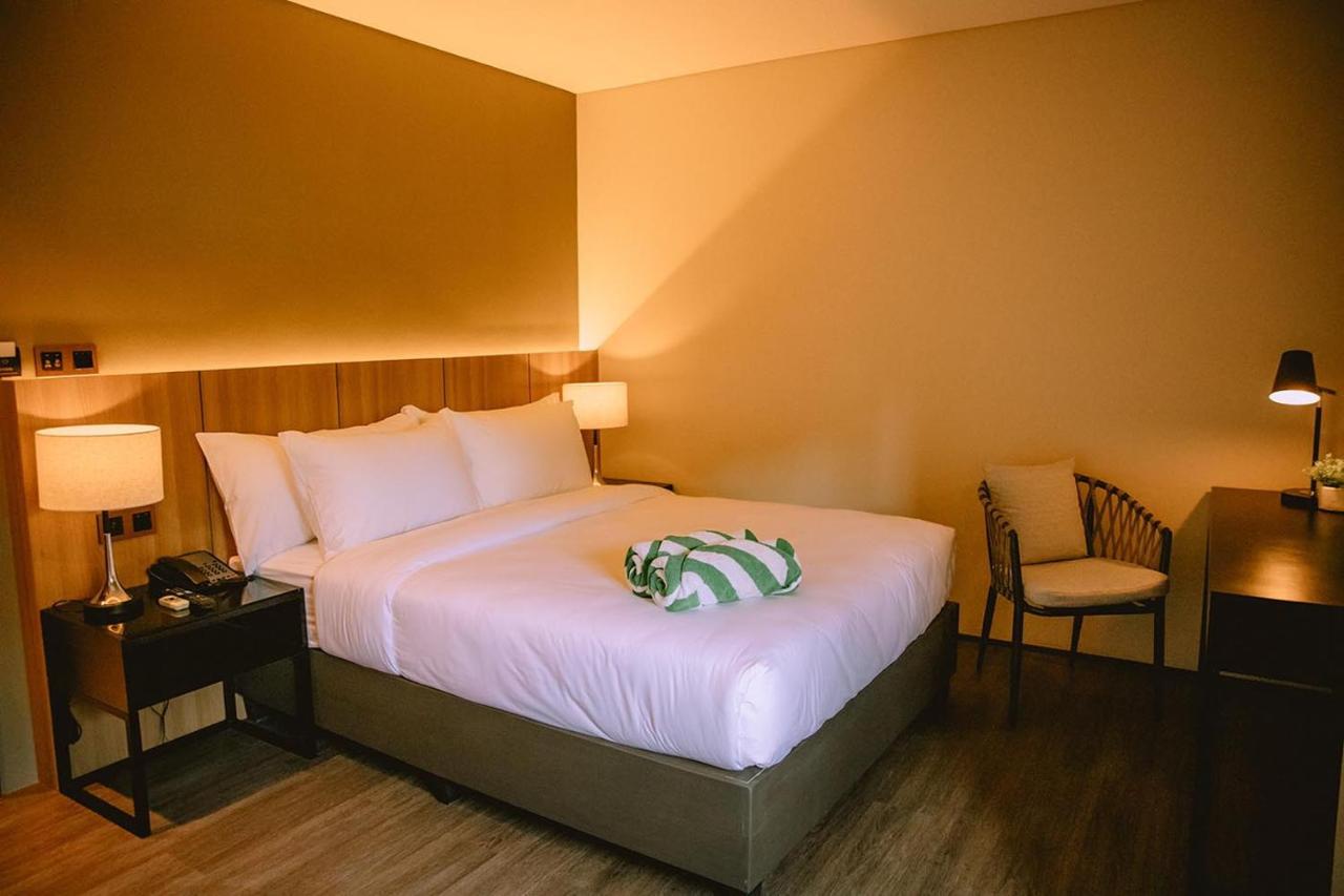 The Maximilian Hotel Cauayan Eksteriør billede