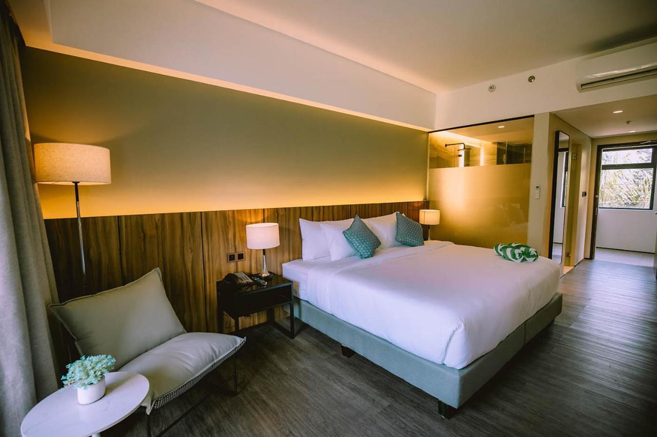 The Maximilian Hotel Cauayan Eksteriør billede
