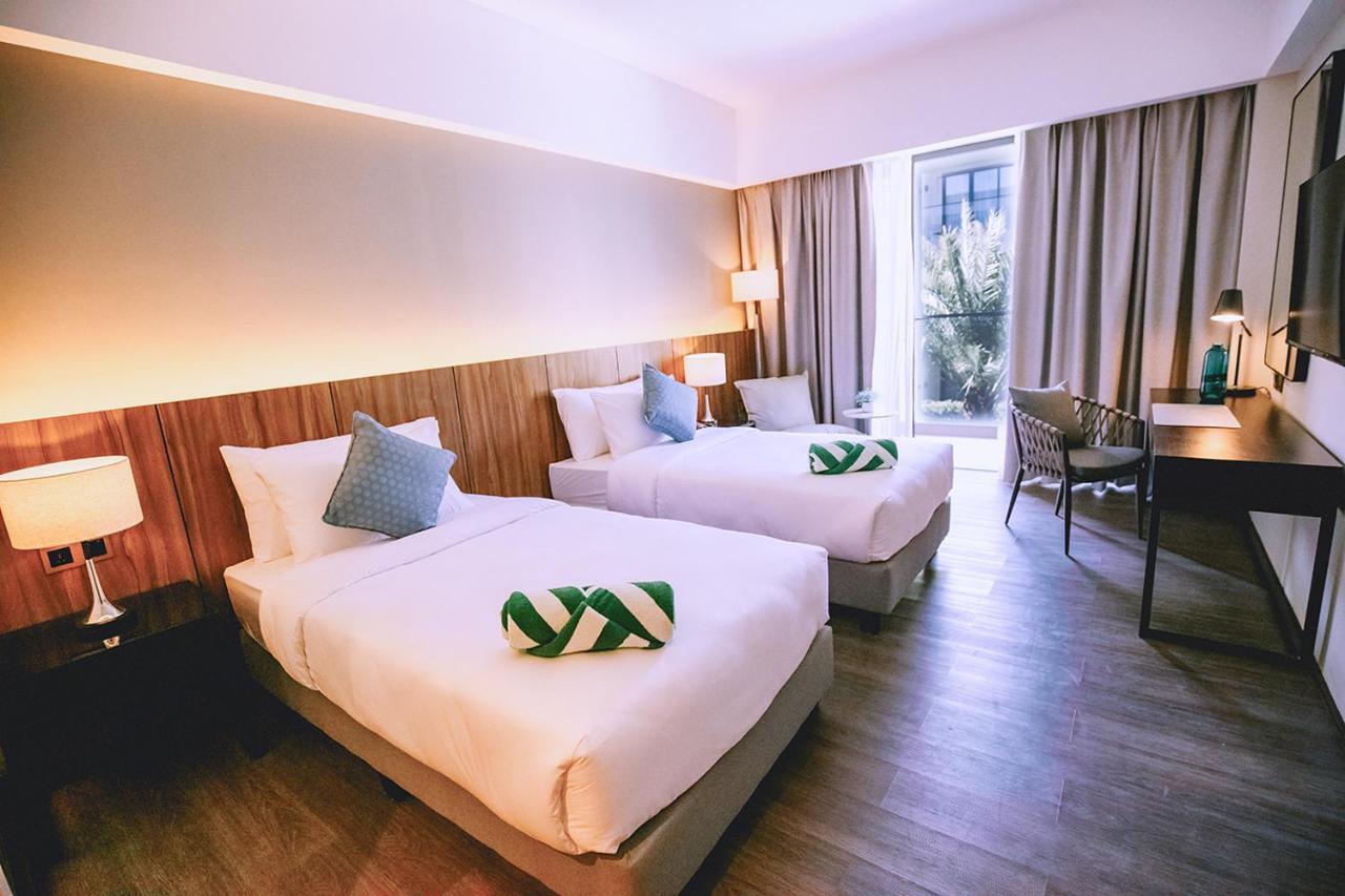 The Maximilian Hotel Cauayan Eksteriør billede
