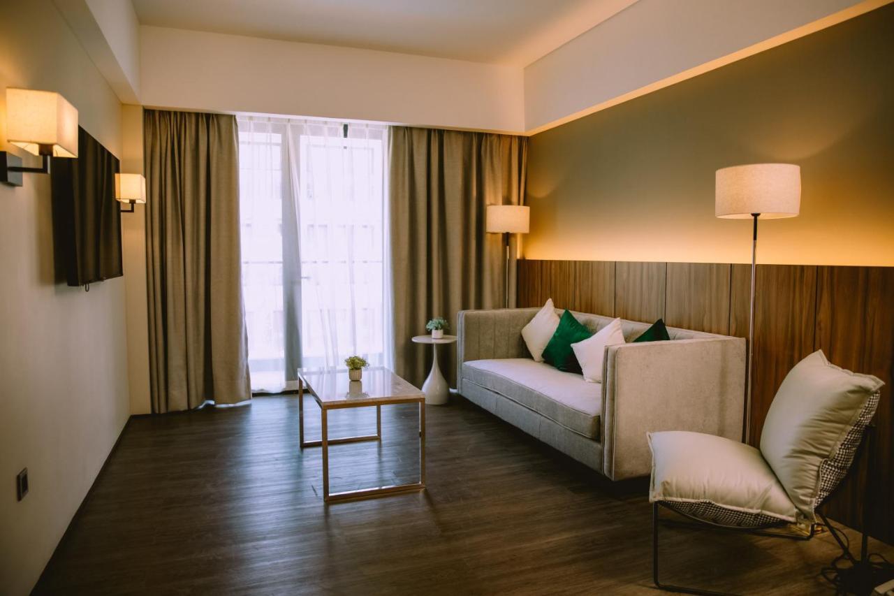 The Maximilian Hotel Cauayan Eksteriør billede
